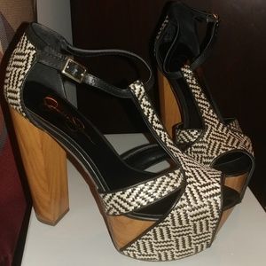 Jessica Simpson Platforms